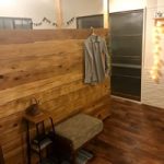 お部屋に2×4(ツーバイフォー)材の柱を立てて、パーテーションをDIYしました