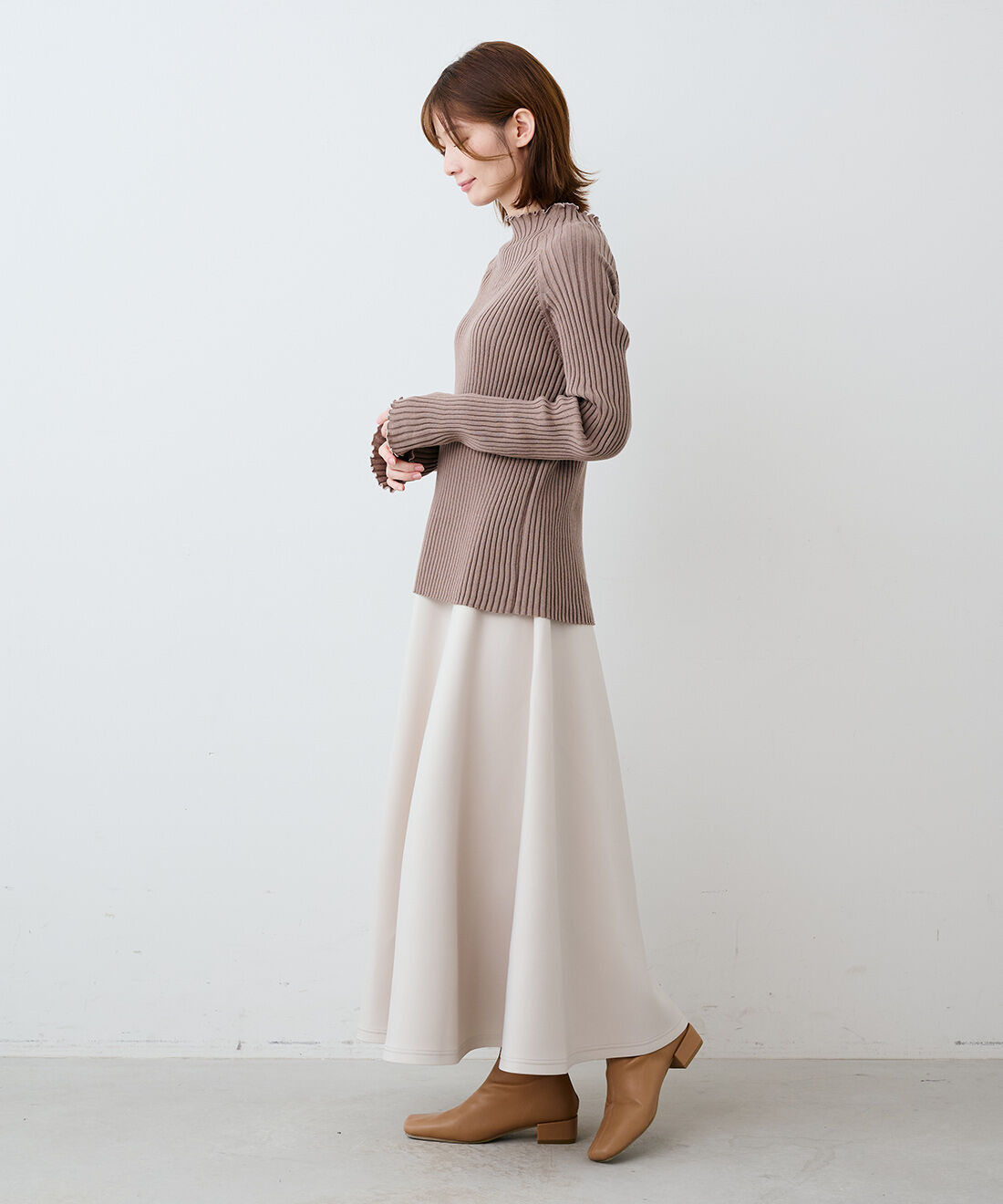 IEDIT|IEDIT[イディット]　全方位抜かりなし シルエットが美しい 美ノビカットソー ダンボールフレアースカートの会|モデル身長：165cm　着用サイズ：M