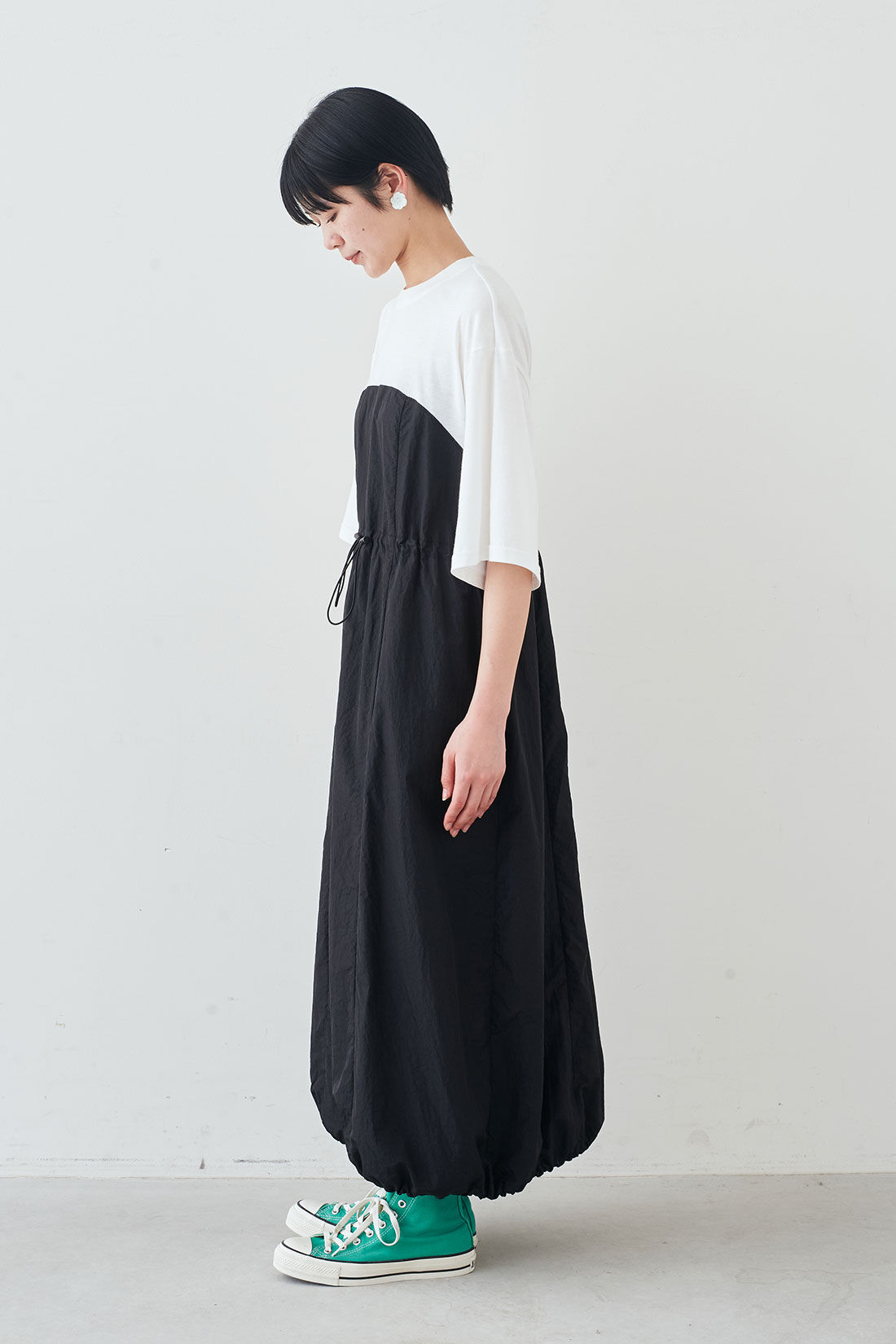 MEDE19F|MEDE19F　カットソー&times;撥水生地のドッキングワンピース〈ホワイト&times;ブラック〉