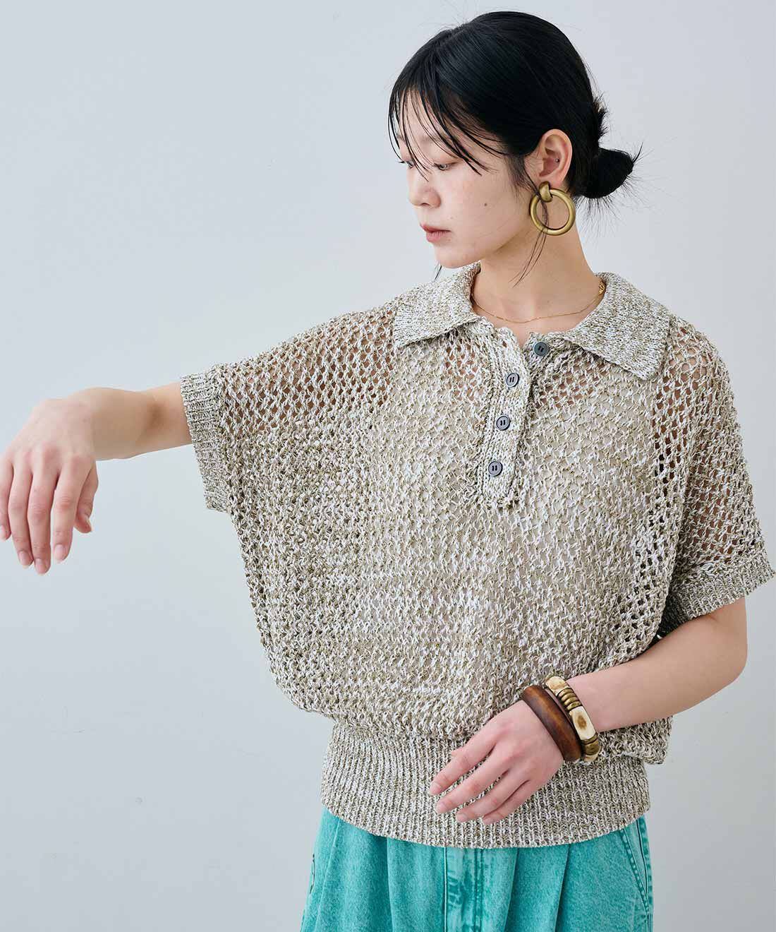 MEDE19F|MEDE19F　衿付きテープヤーンニットプルオーバー|ゆったりした肩幅を裾のリブで引き締めて、メリハリを付けました。