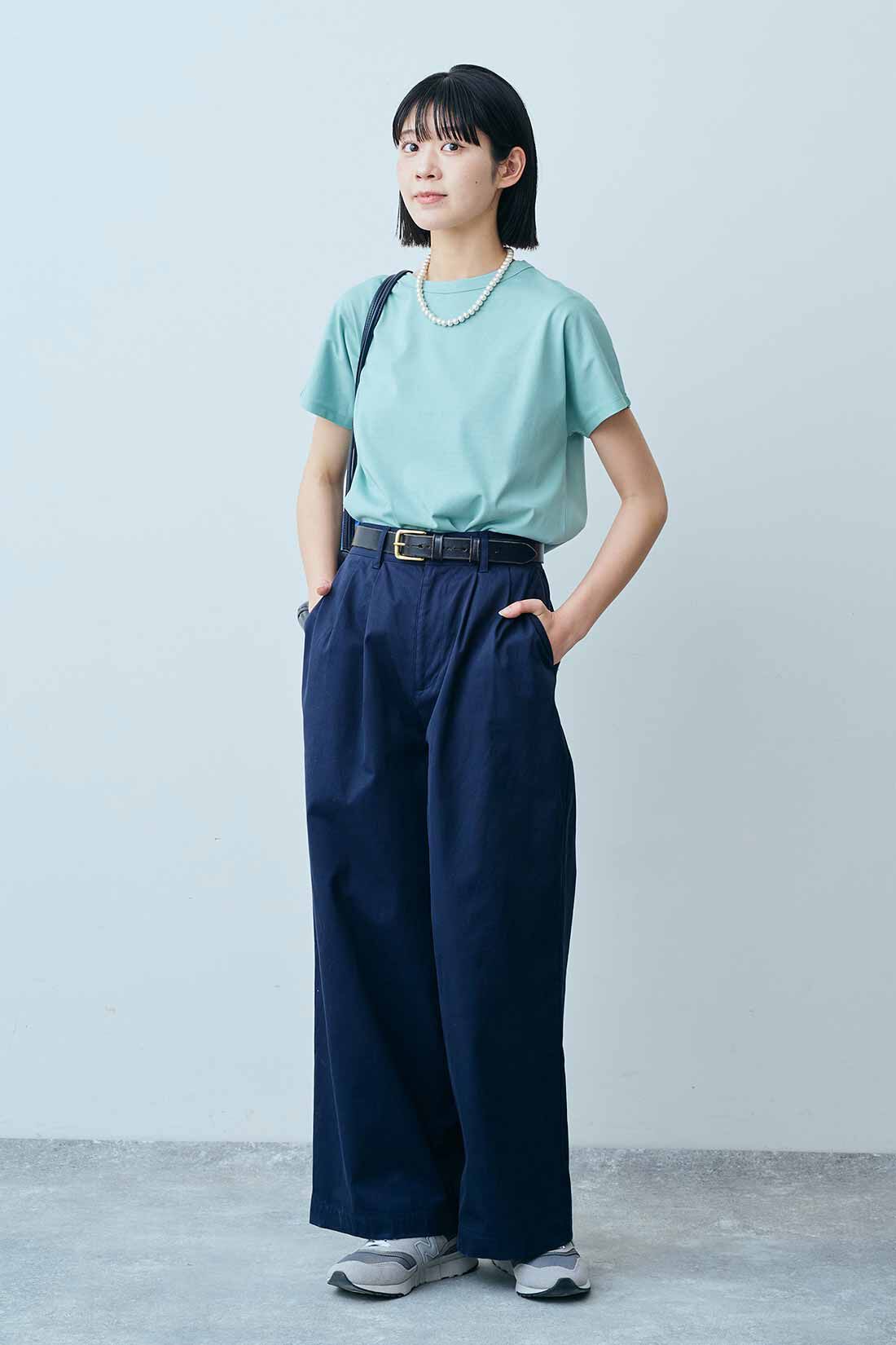 THREE FIFTY STANDARD|汗じみ軽減加工 フレンチスリーブ Ｔシャツと桜の木のウッドパールネックレス　ＴＦＳのコーディネート|モデル身長：163cm 着用サイズ：M