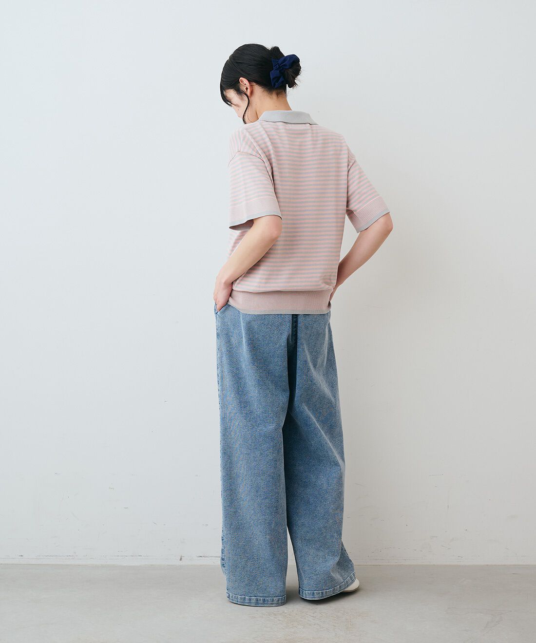 THREE FIFTY STANDARD|バルモラルと作ったニットポロ〈グレー&times;ピンク〉のコーディネート