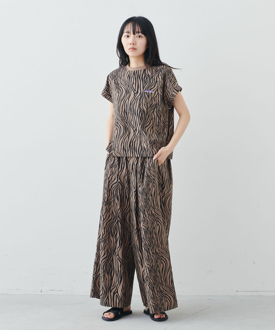 フェリシモファッションニュース | THOUSAND MILE FRENCH SLEEVE SHIRT＆WIDE PANTS SET〈ZEBRA〉