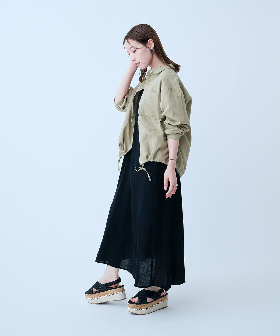 Live in  comfort|栞里ちゃん 楊柳 大人 ノースリーブ ワンピース ブラック 黒のコーディネート