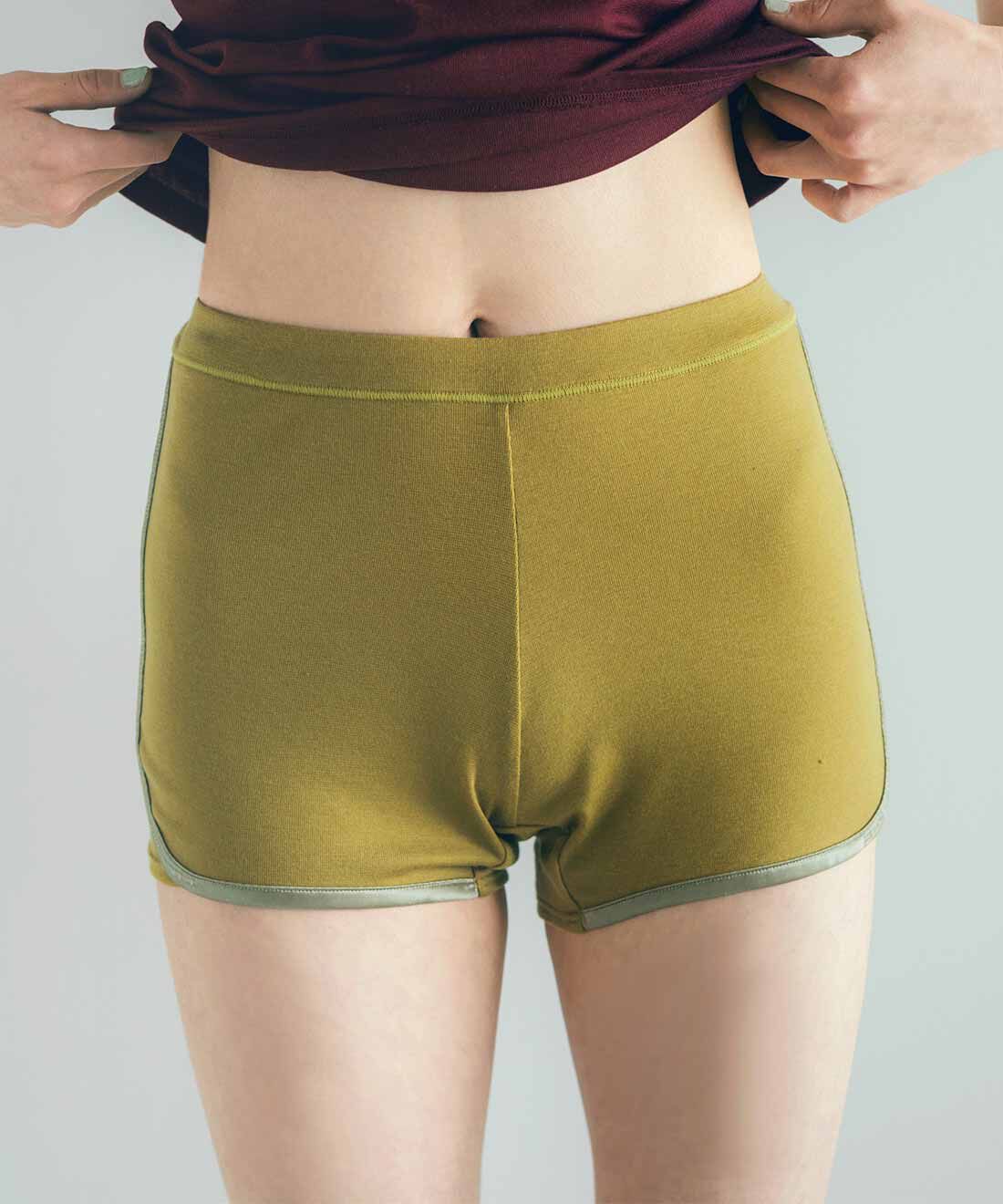 flufeel|軽い編み地の滑らか肌心地 サテンで縁取る ウール混ショートパンツの会