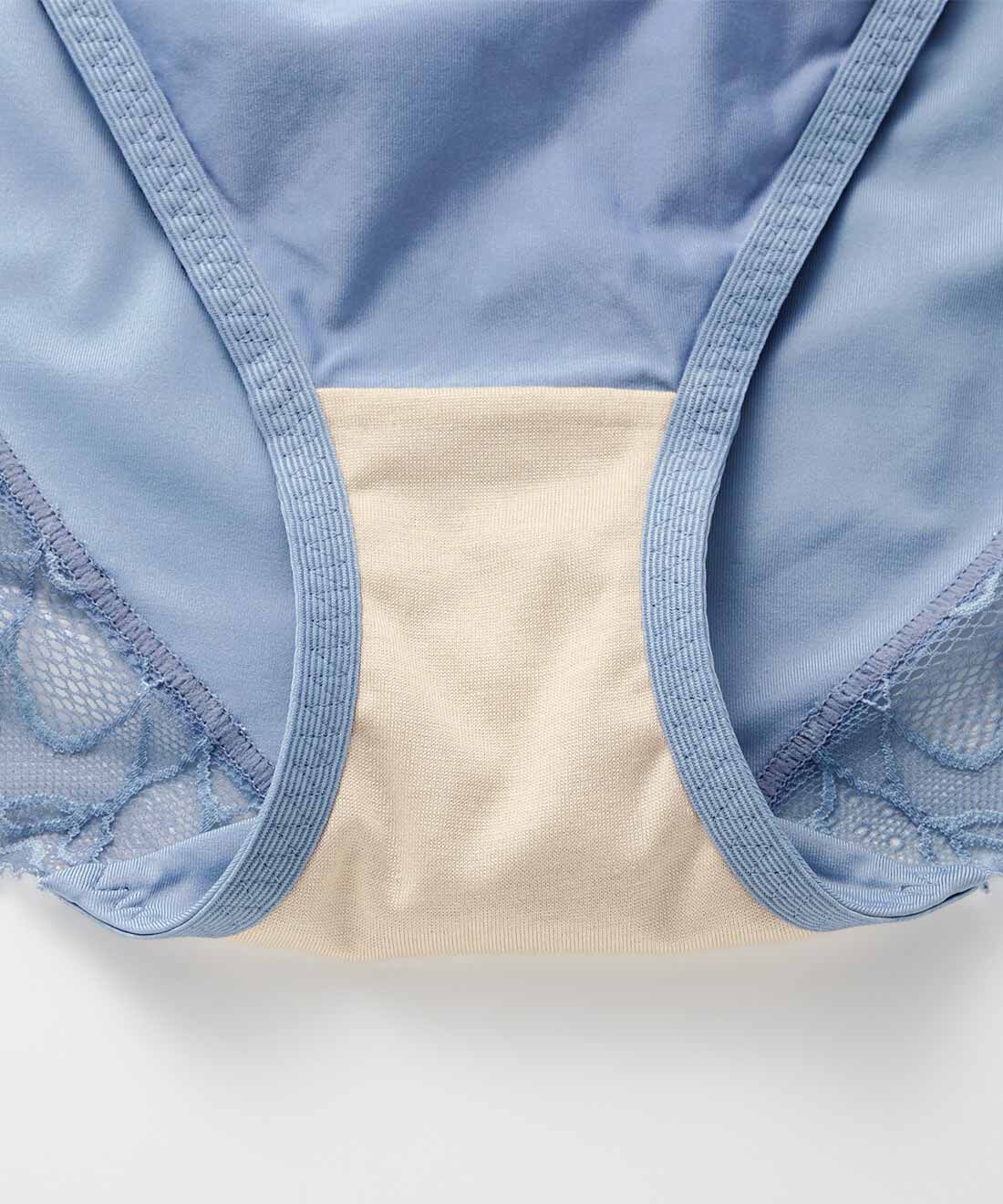 flufeel|海の未知なる美しさ ゆらめく水面をレースに閉じ込めた 贅沢（ぜいたく）シルク遣いのブラ＆ショーツの会|肌にふれるショーツのクロッチ部分はシルク100％の贅沢仕様。
